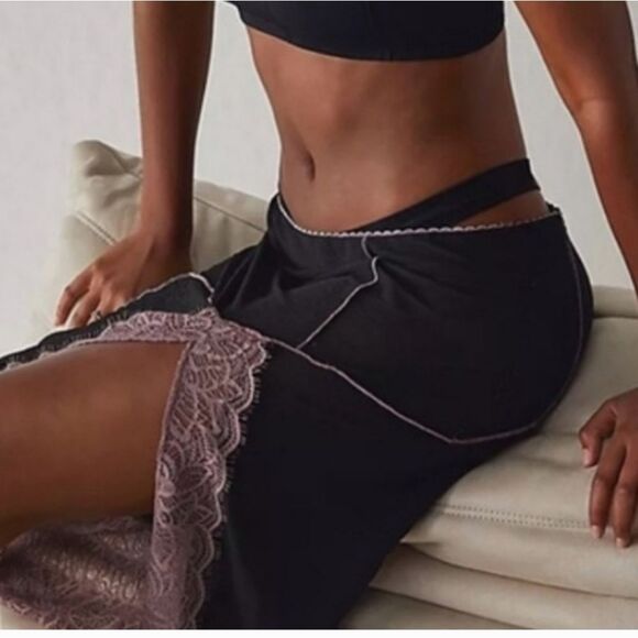 - 🆕️ Free People Intimately Into You Half Column Slip - Picture 2 of 7